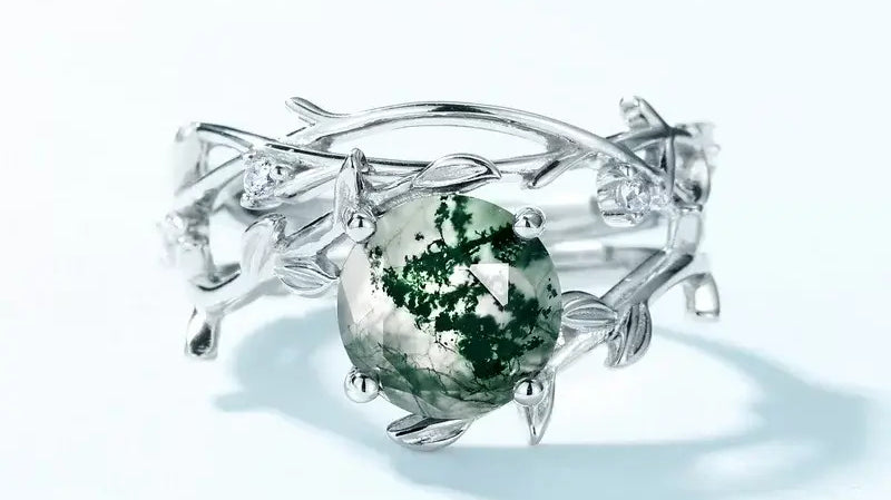 Moss Agate Engagement Rings: Embracing Nature's Artistry in Your Love Story